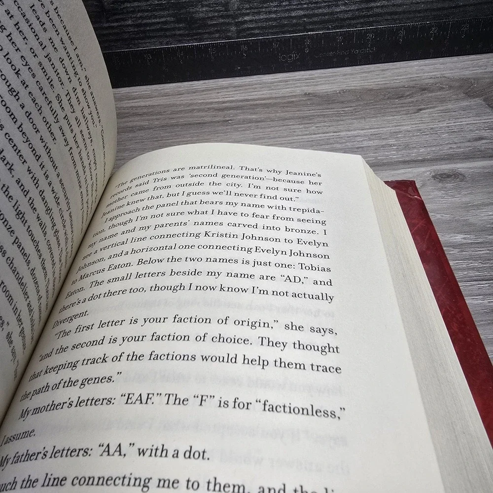 Allegiant by Veronica Roth - Hardback with Dust Jacket